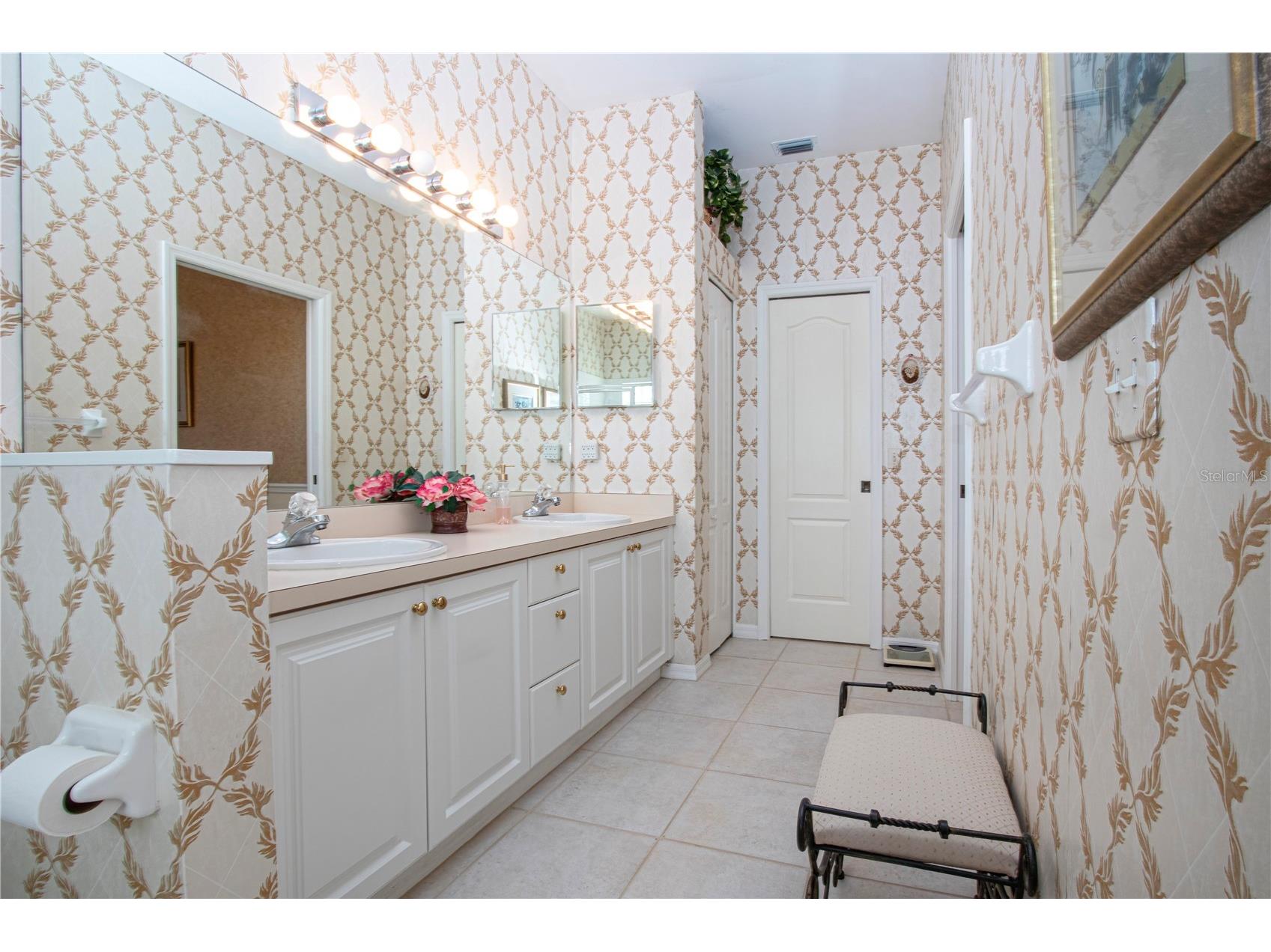 4937 Chase Oaks Drive Sarasota FL 34241 A4692927 image50