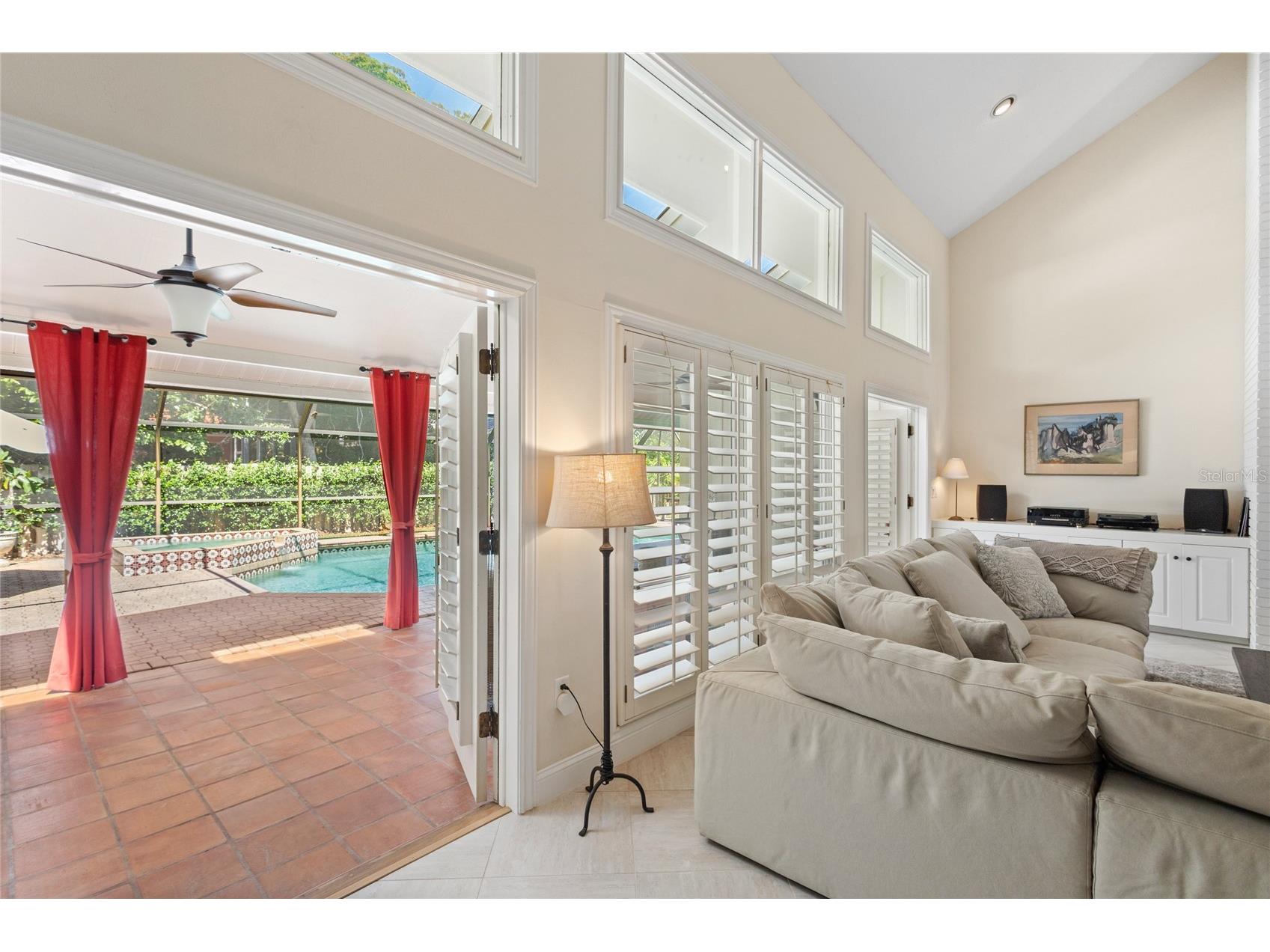 4937 Landings Court Sarasota FL 34231 A4689027 image10