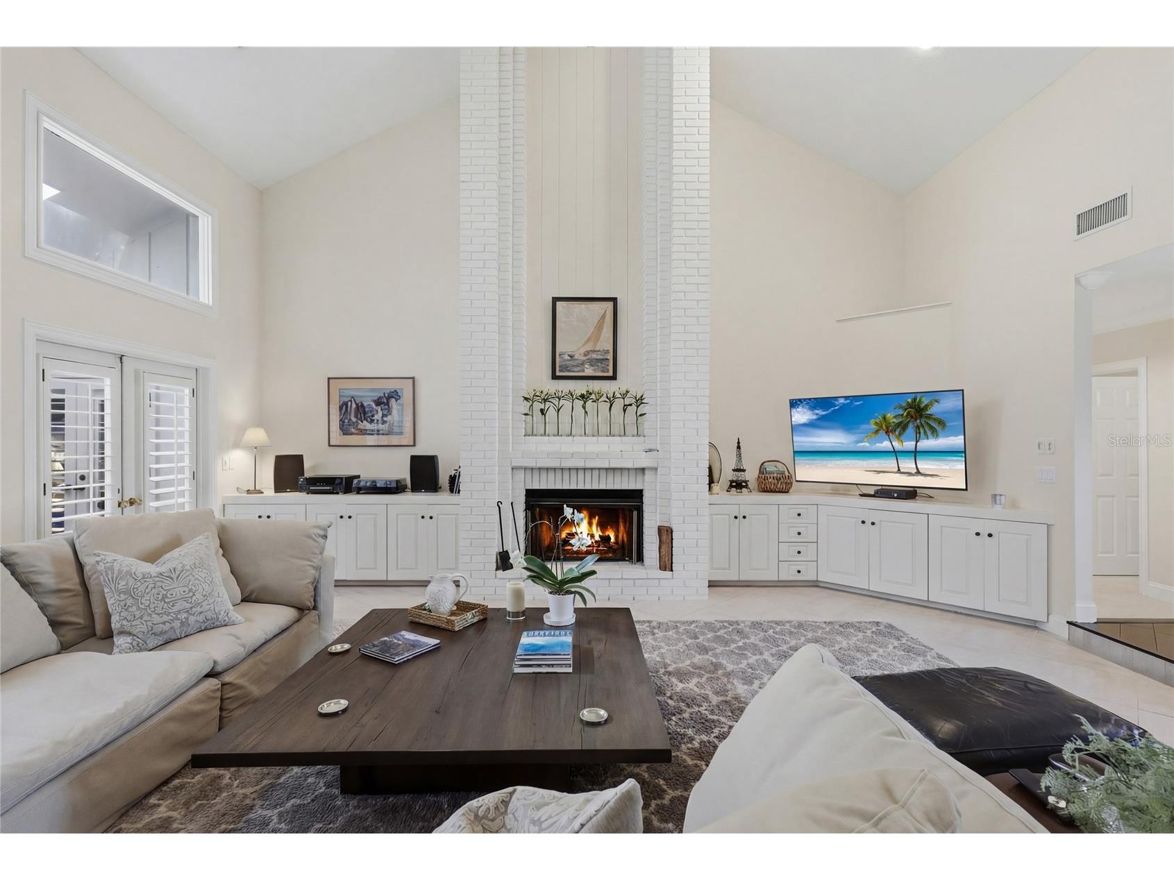 4937 Landings Court Sarasota FL 34231 A4689027 image8
