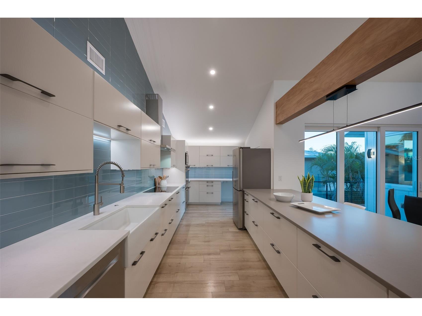 4938 Commonwealth Drive Sarasota FL 34242 - GRAND CANAL A4683758 image7