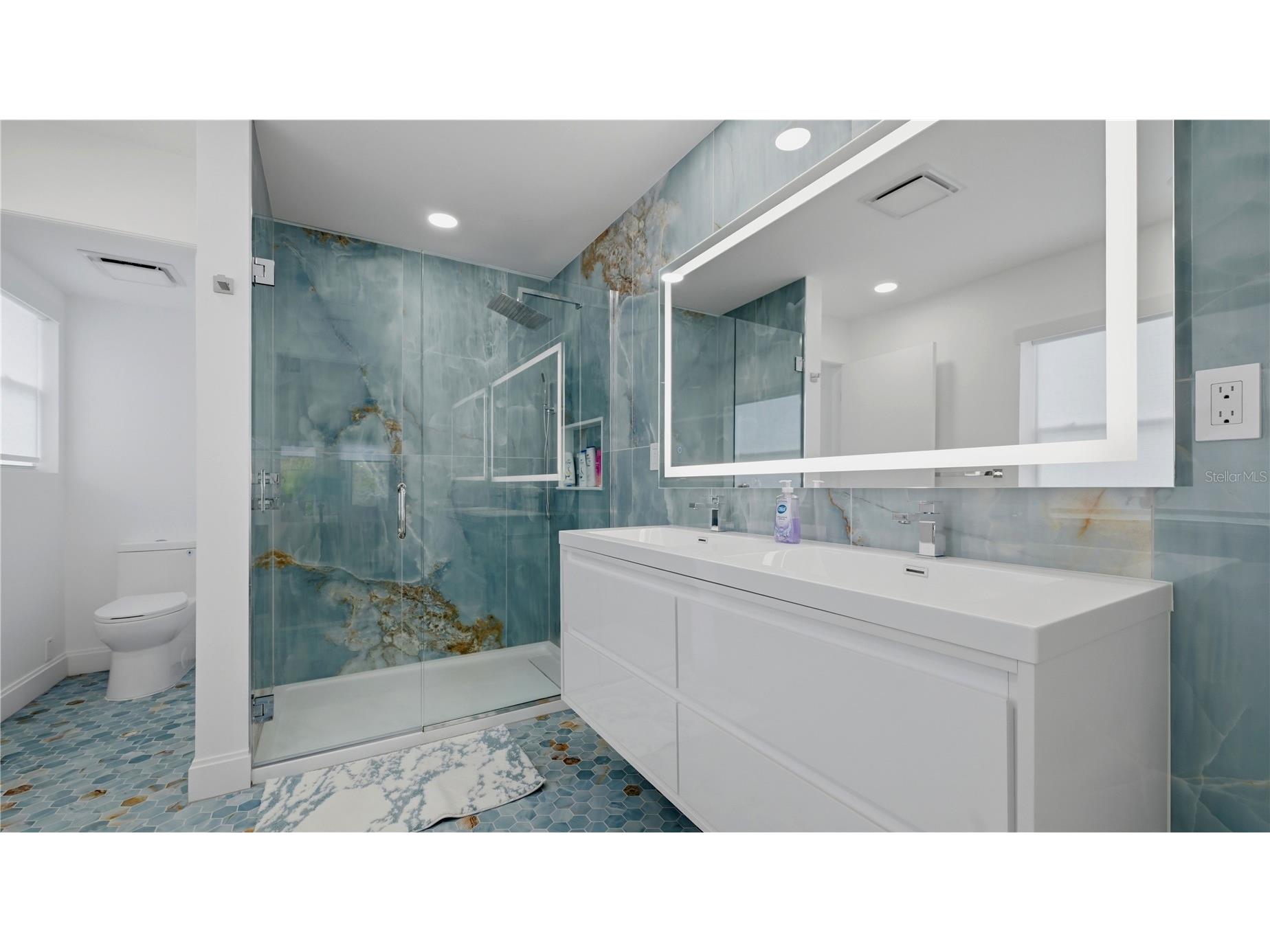 4939 Commonwealth Drive Sarasota FL 34242 A4684397 image18
