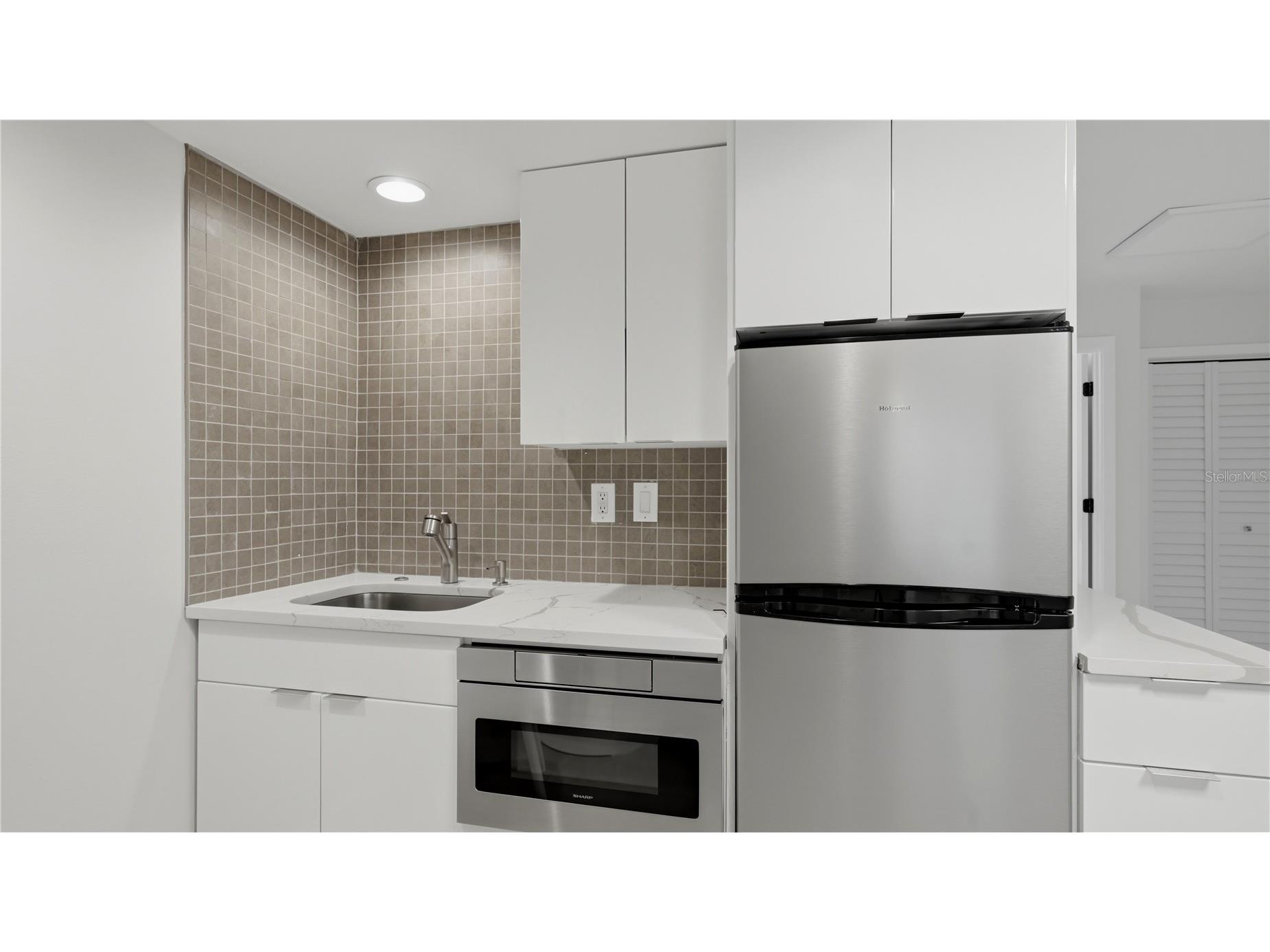 4939 Commonwealth Drive Sarasota FL 34242 A4684397 image25