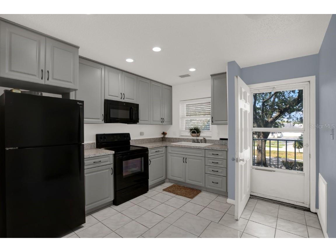 4939 Floramar Terrace #204 New Port Richey FL 34652 - NORTH CHANNEL GULF HARBORS W7875446 image6