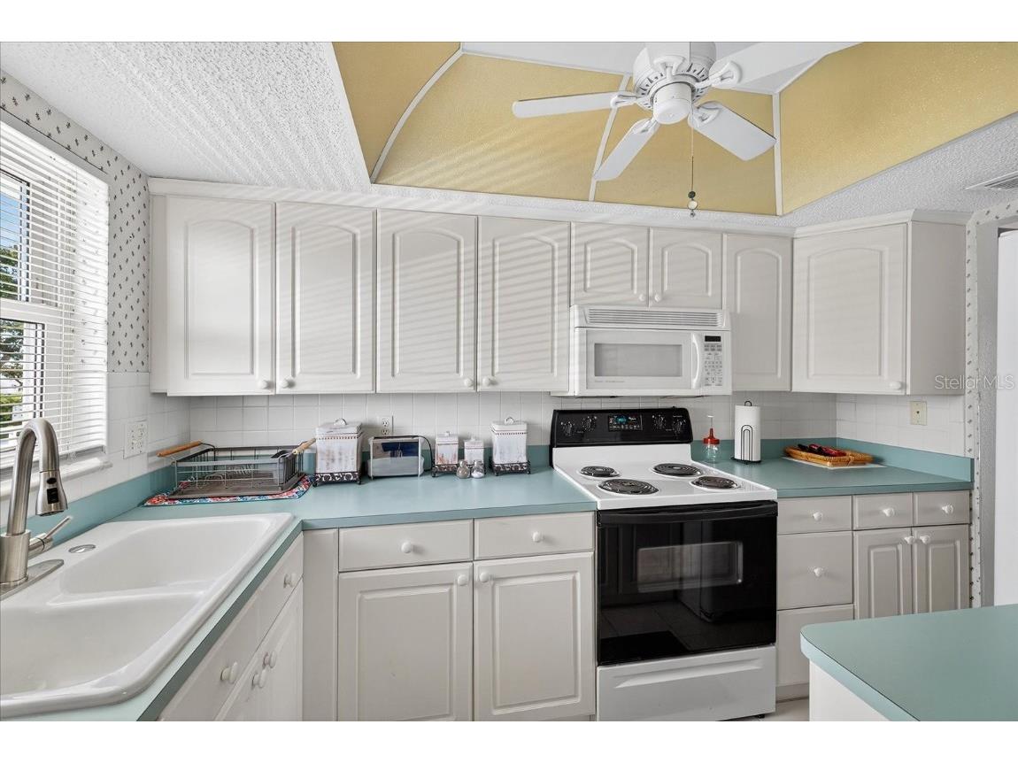 4939 Floramar Terrace #302 New Port Richey FL 34652 W7880439 image8