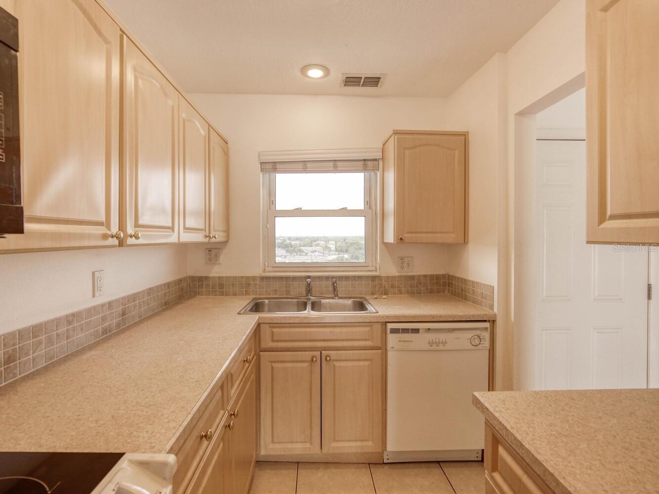 4939 Floramar Terrace #912 New Port Richey FL 34652 W7883189 image12