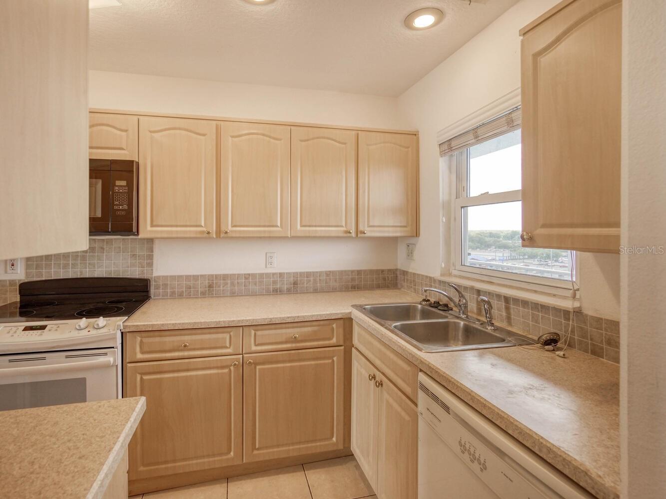 4939 Floramar Terrace #912 New Port Richey FL 34652 W7883189 image8