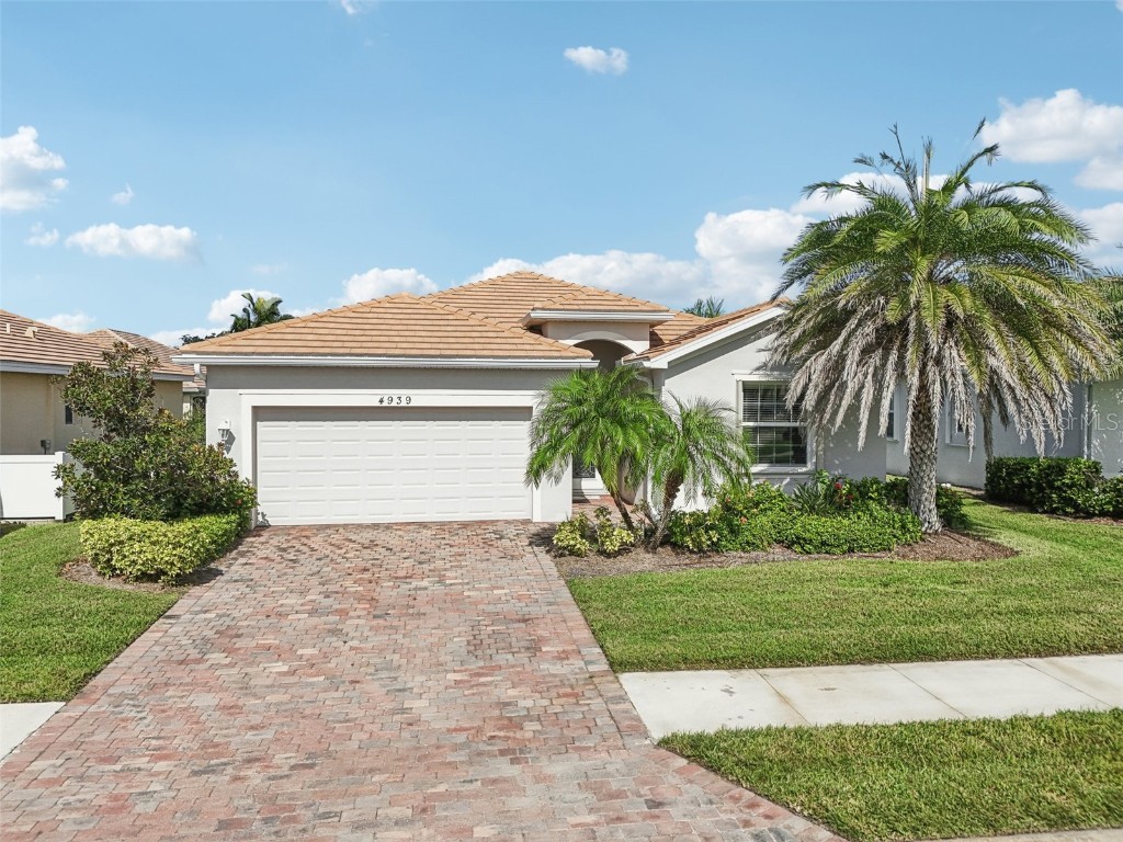 4939 Grand Cypress Boulevard North Port FL 34287 A4670838 image1