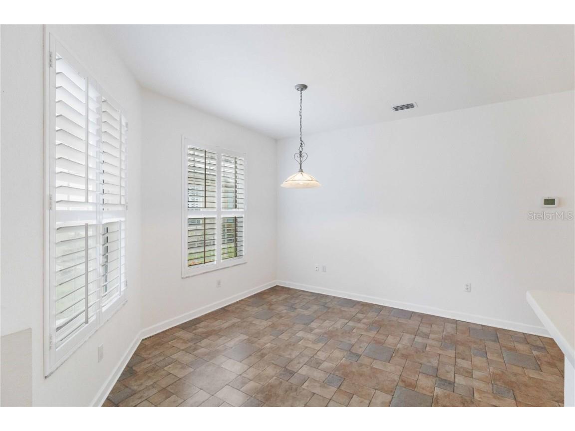 4939 Lakescene Place Sarasota FL 34243 A4666639 image13