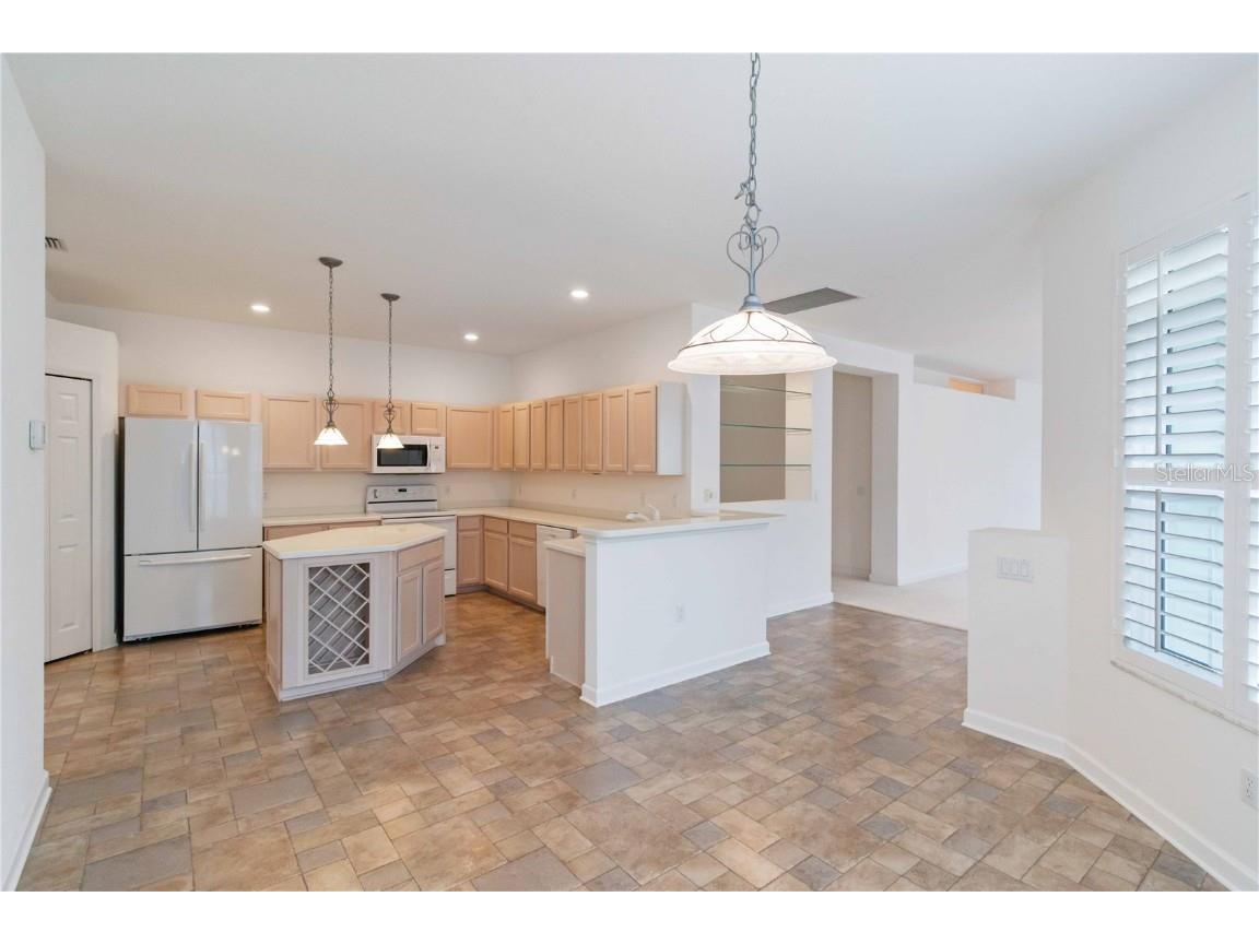 4939 Lakescene Place Sarasota FL 34243 A4666639 image14