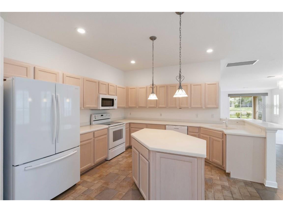 4939 Lakescene Place Sarasota FL 34243 A4666639 image15