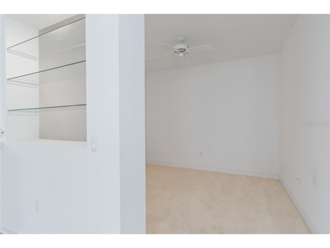 4939 Lakescene Place Sarasota FL 34243 A4666639 image18