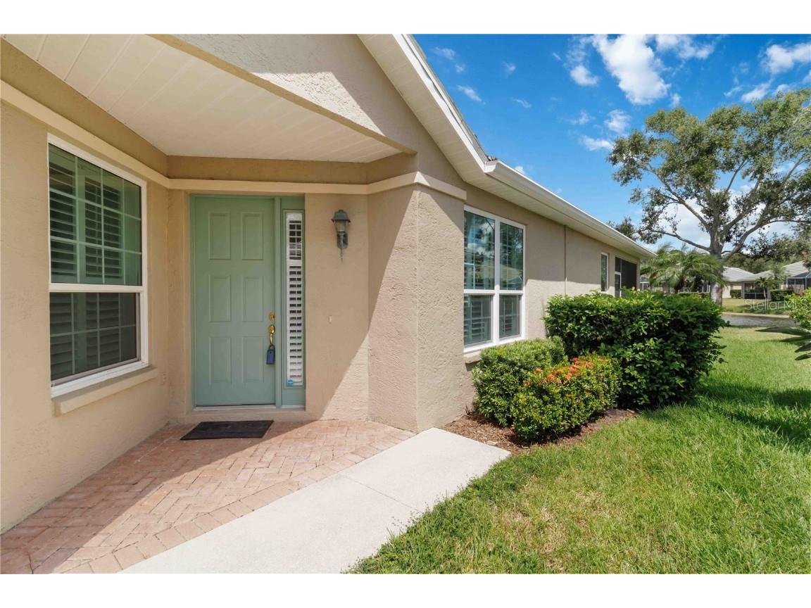 4939 Lakescene Place Sarasota FL 34243 A4666639 image2