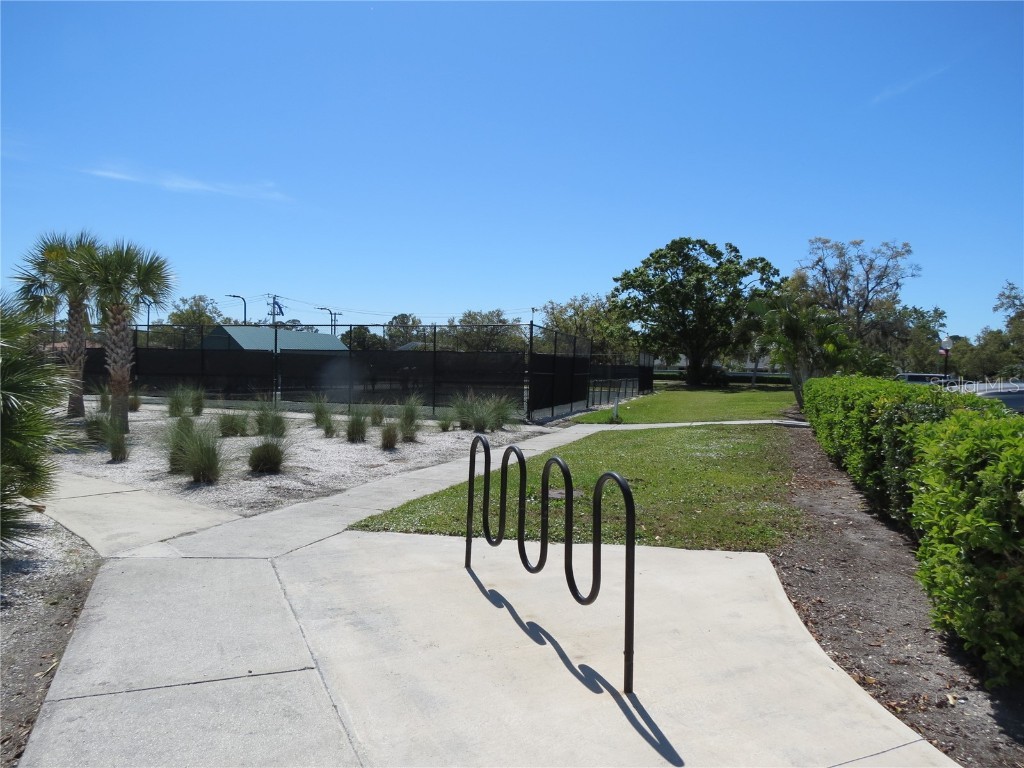 4939 Lakescene Place Sarasota FL 34243 A4666639 image48