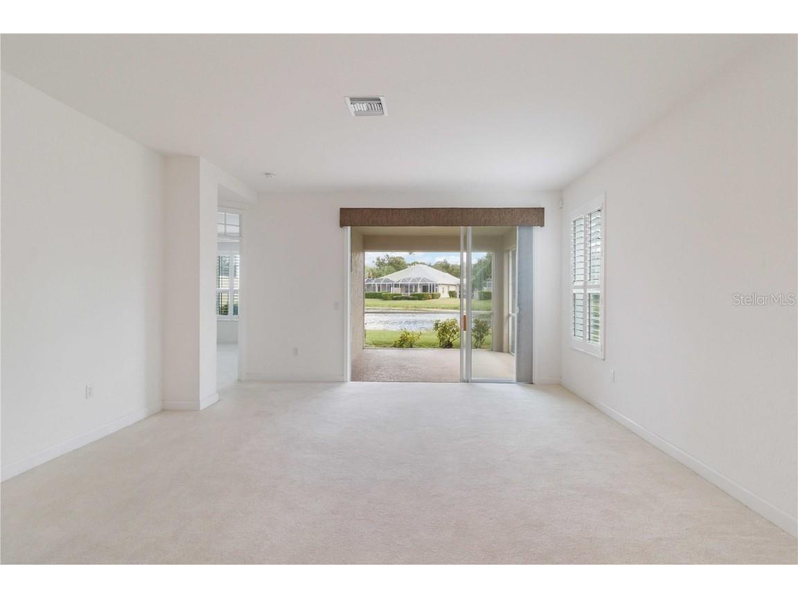 4939 Lakescene Place Sarasota FL 34243 A4666639 image6