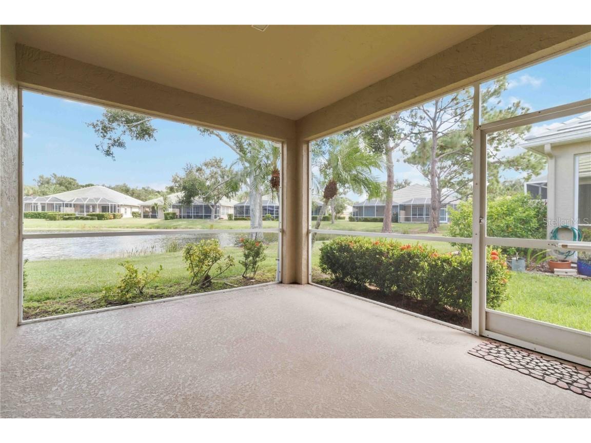 4939 Lakescene Place Sarasota FL 34243 A4666639 image7