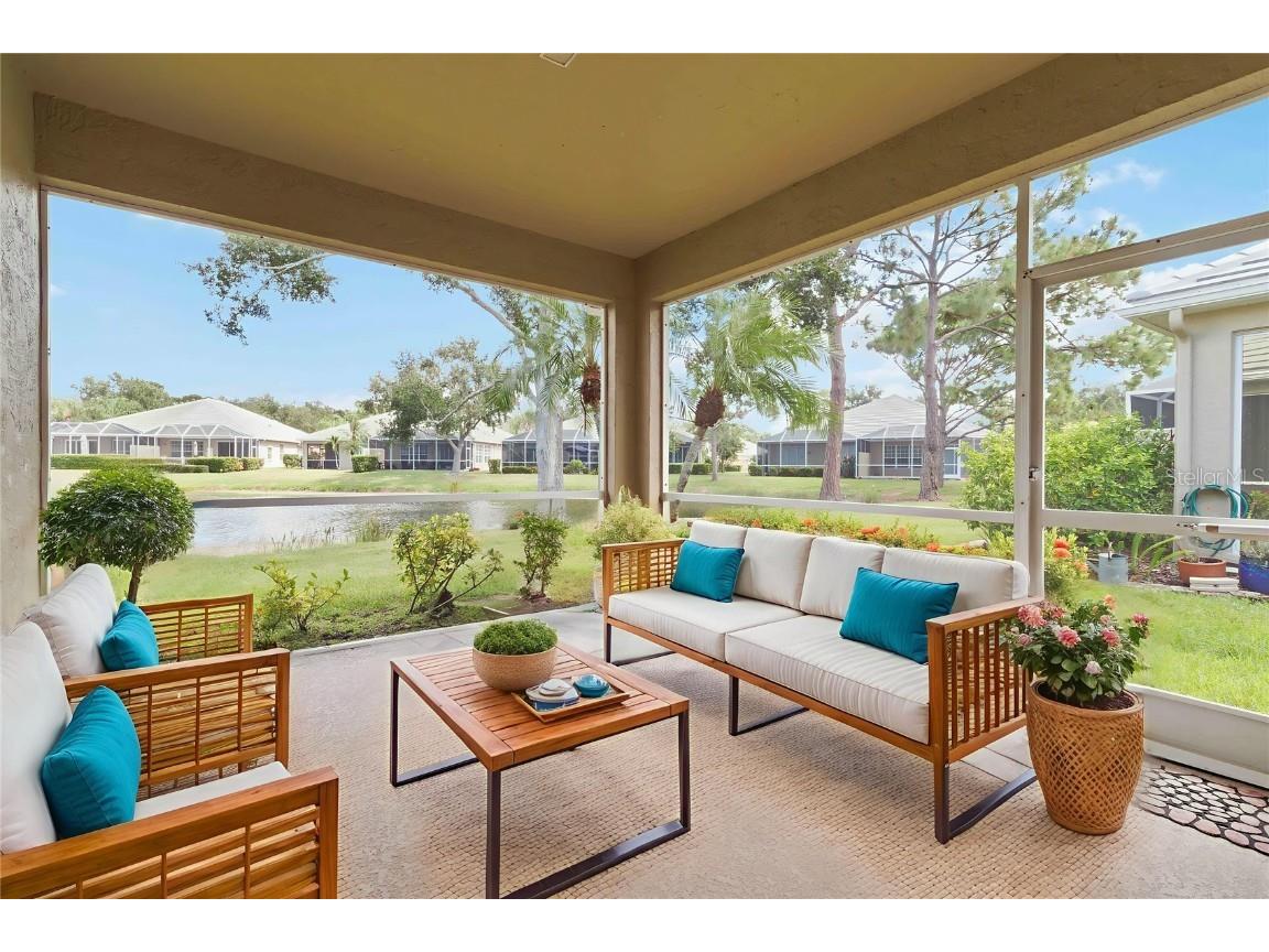 4939 Lakescene Place Sarasota FL 34243 A4666639 image8