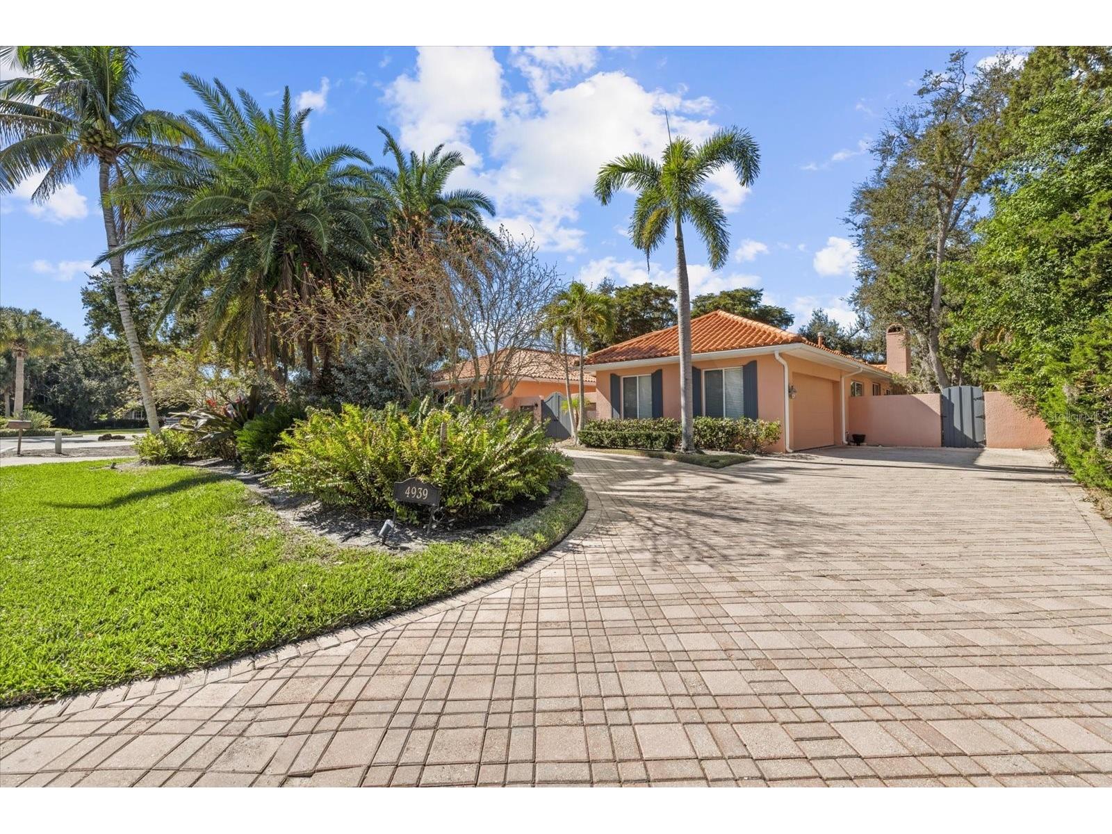 4939 Peregrine Point Way Sarasota FL 34231 A4680225 image2