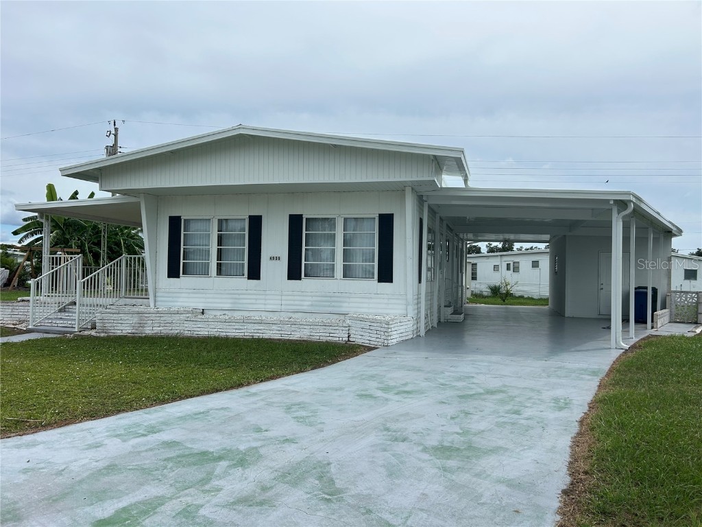 4939 Tri Par Drive Sarasota FL 34234 A4666375 image1