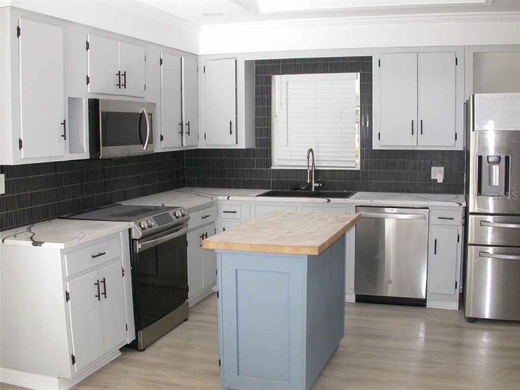  Saint Petersburg FL 33708 TB8413998 image3