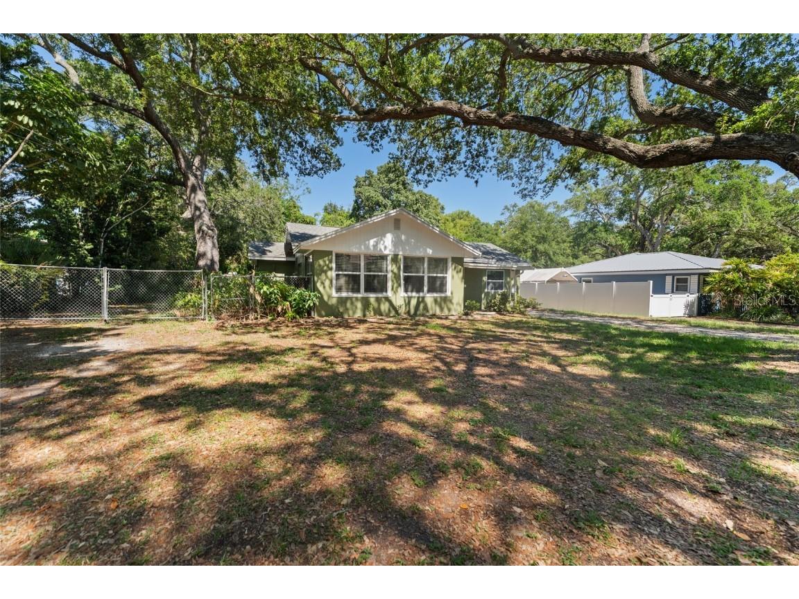 4939 Woodland Drive Saint Petersburg FL 33708 TB8450586 image1