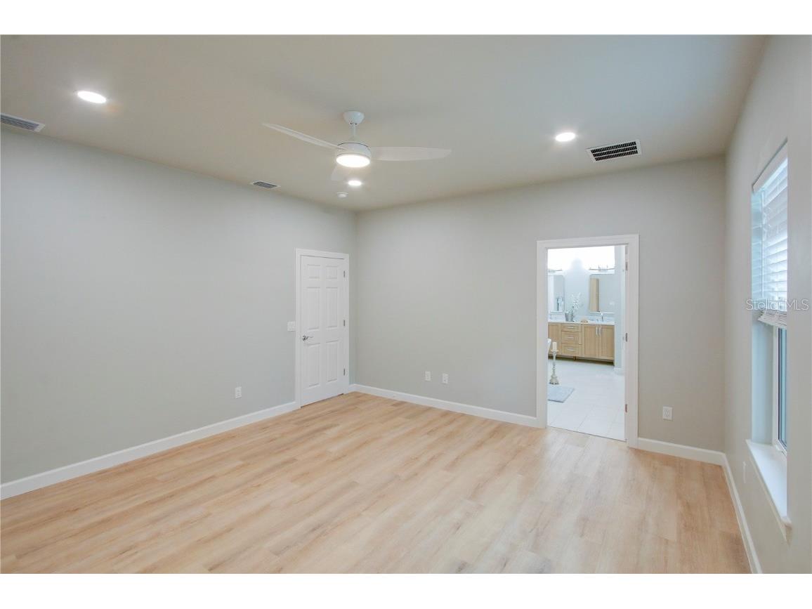 494 39th Avenue N Saint Petersburg FL 33703 TB8389184 image20