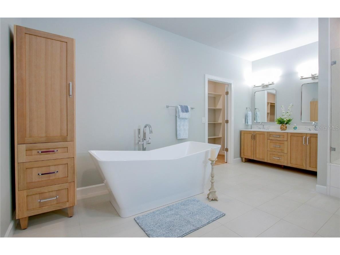 494 39th Avenue N Saint Petersburg FL 33703 TB8389184 image25