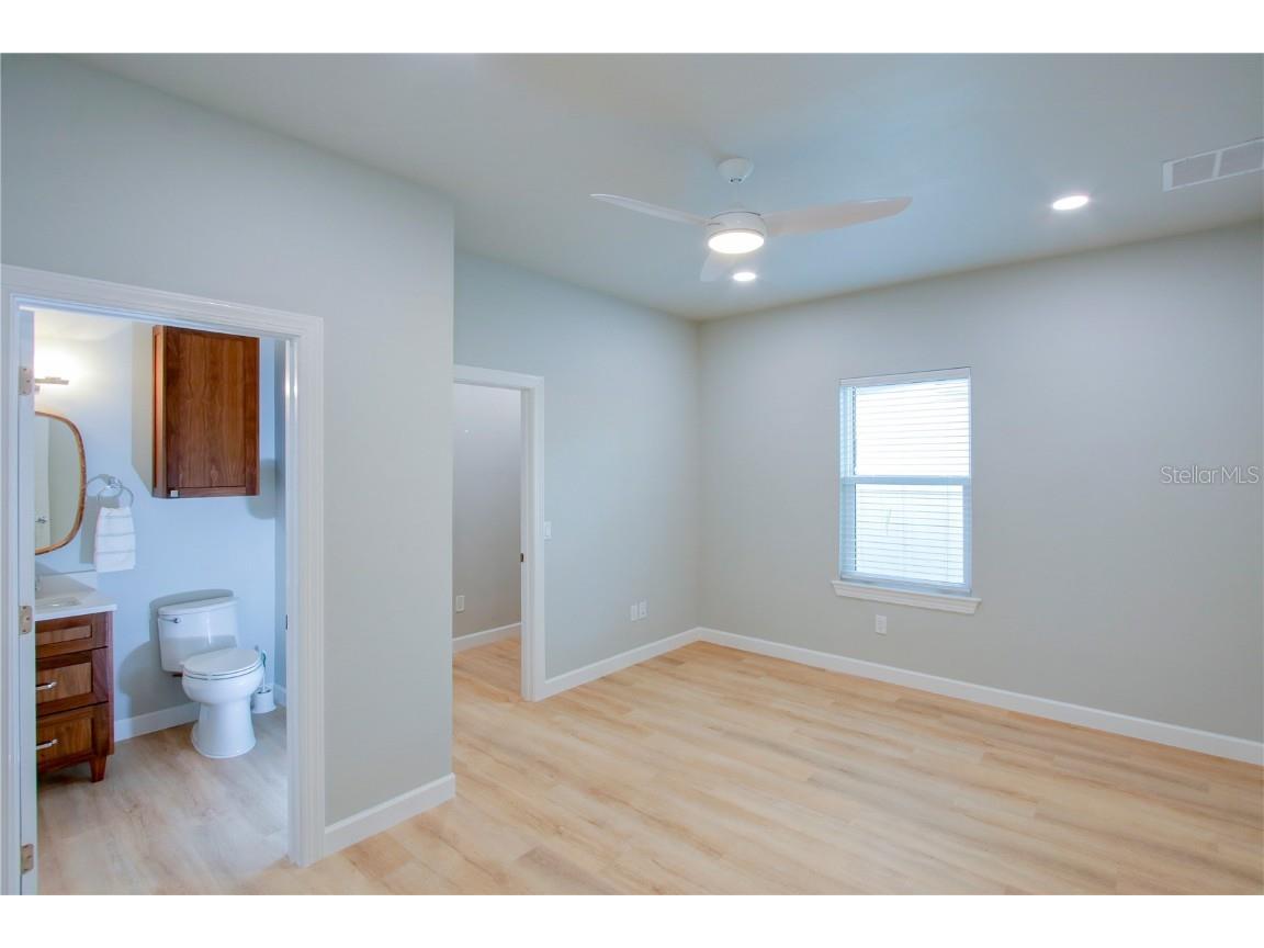 494 39th Avenue N Saint Petersburg FL 33703 TB8389184 image35