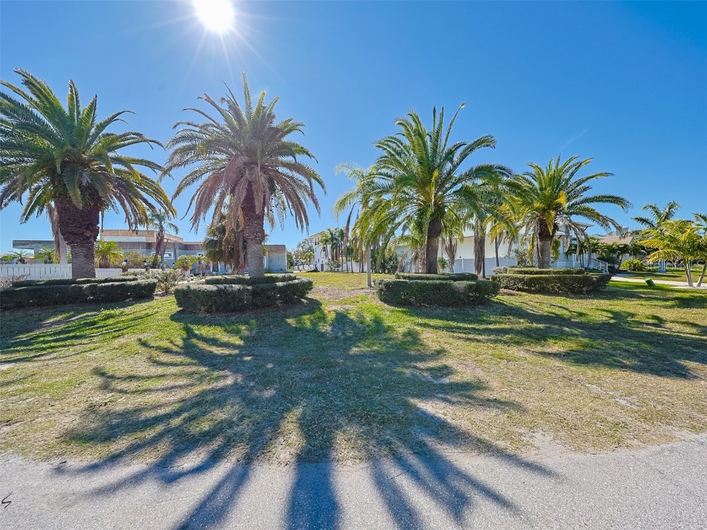 494 Laguna Drive Tierra Verde FL 33715 - PINE KEY CHANNEL U8229508 image1