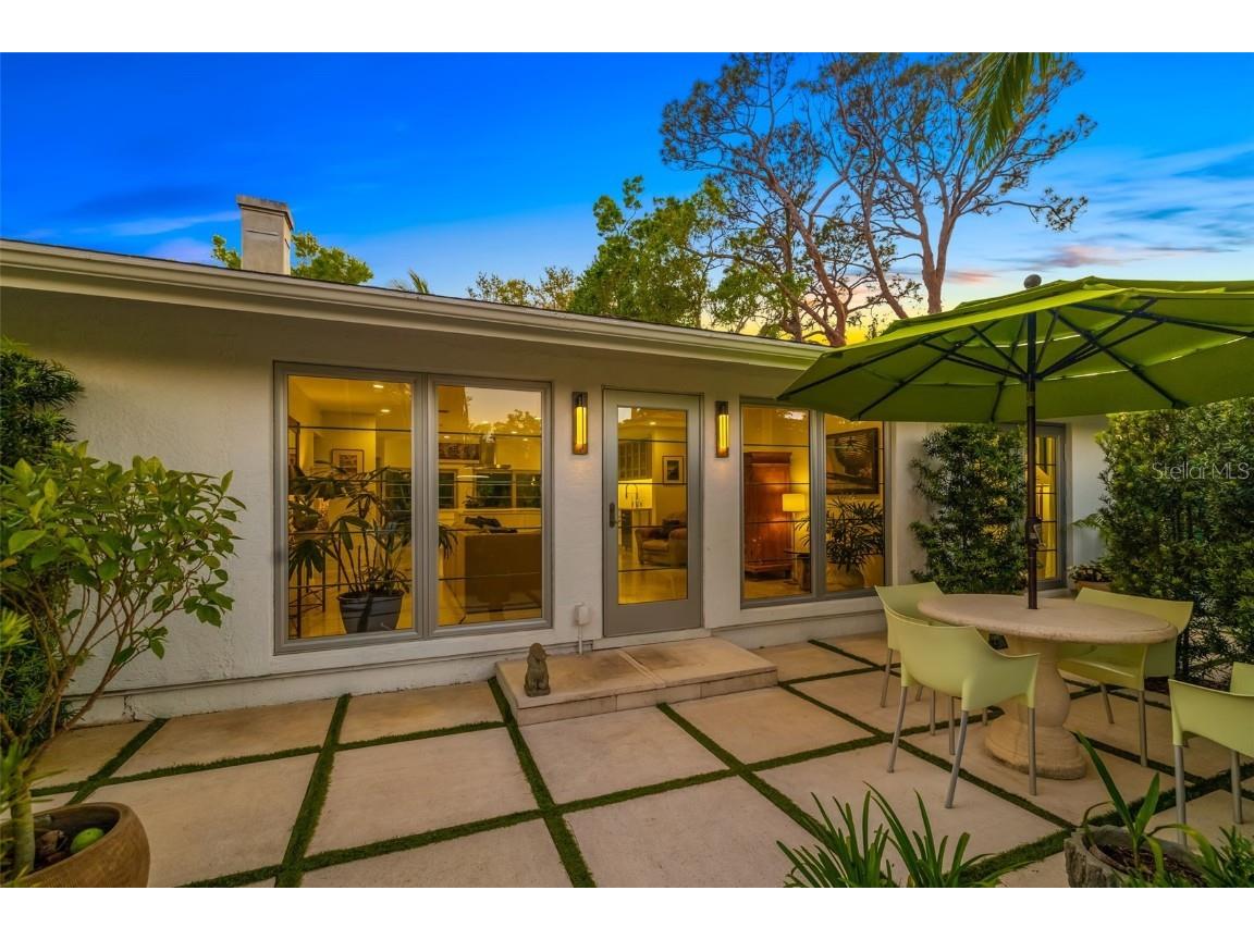 494 Sapphire Drive Sarasota FL 34234 A4645631 image1