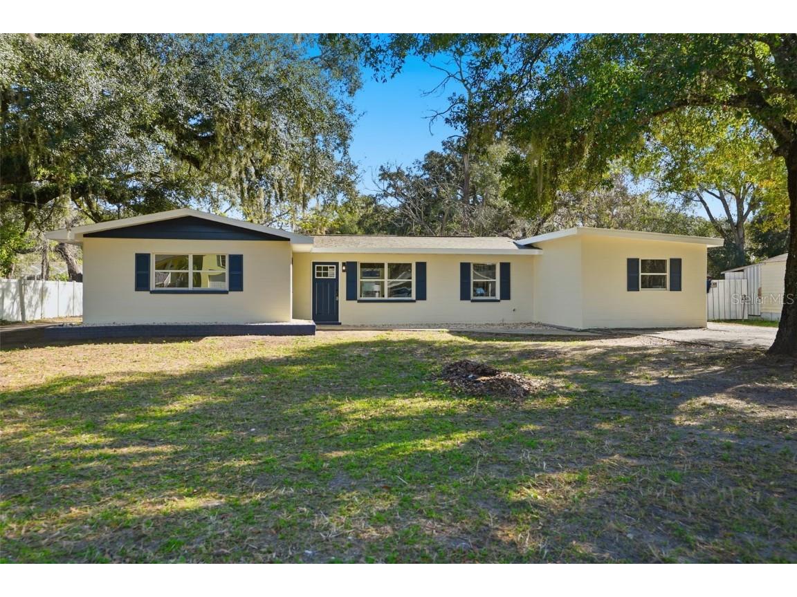 4940 Lakewood Drive Dade City FL 33523 W7881856 image1