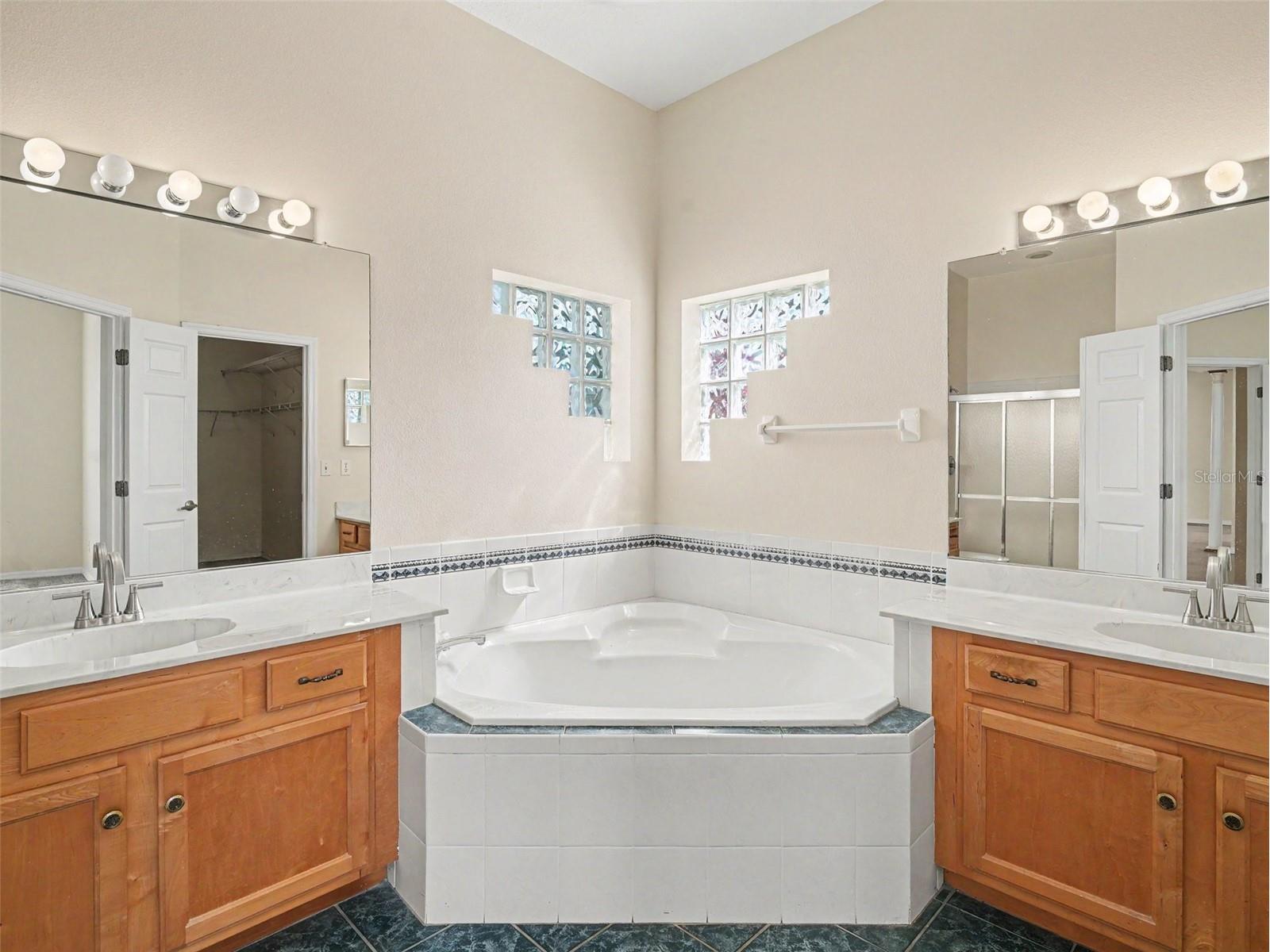 4940 Thames Lane Sarasota FL 34238 O6403481 image12