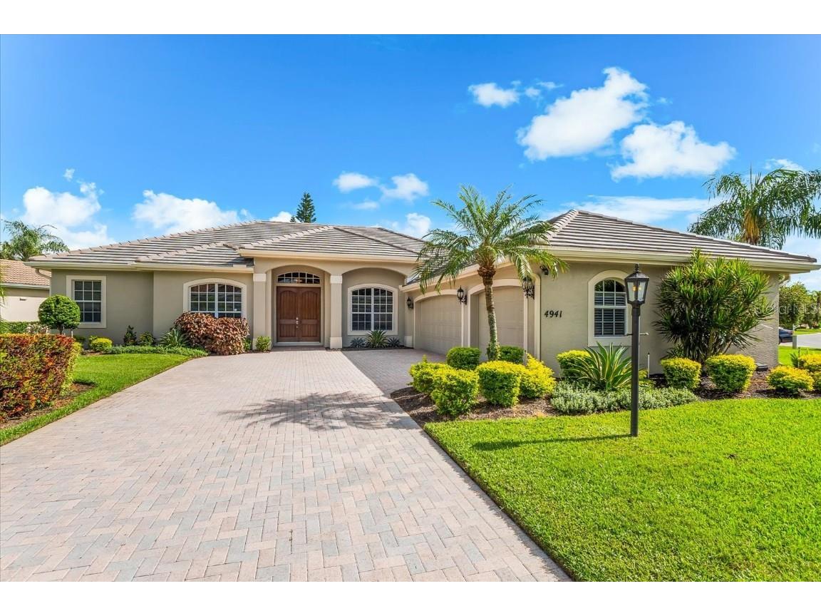 4941 Bridgehampton Boulevard Sarasota FL 34238 A4661314 image1