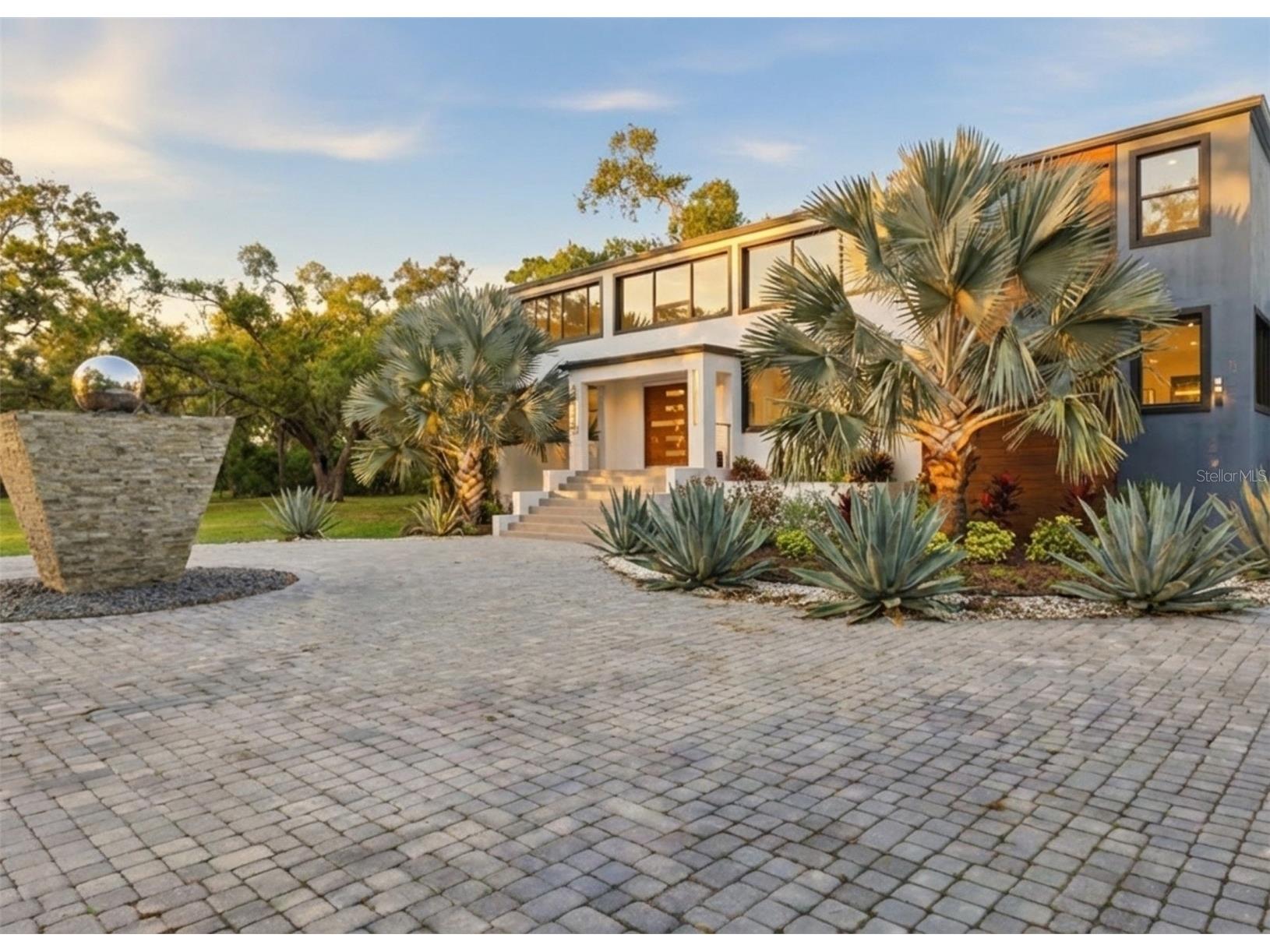 4942 Hubner Circle Sarasota FL 34241 A4686890 image2