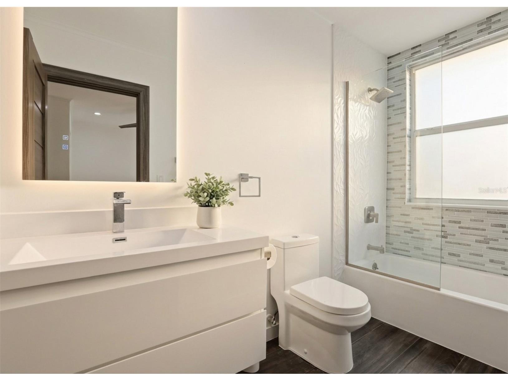 4942 Hubner Circle Sarasota FL 34241 A4686890 image22