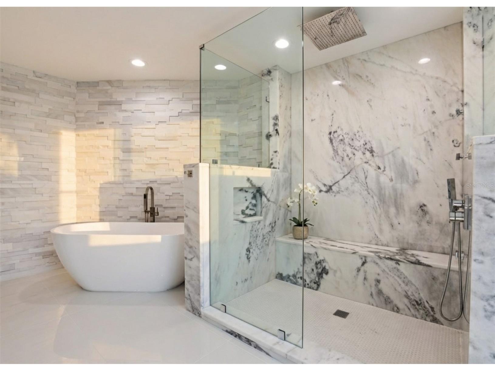 4942 Hubner Circle Sarasota FL 34241 A4686890 image37