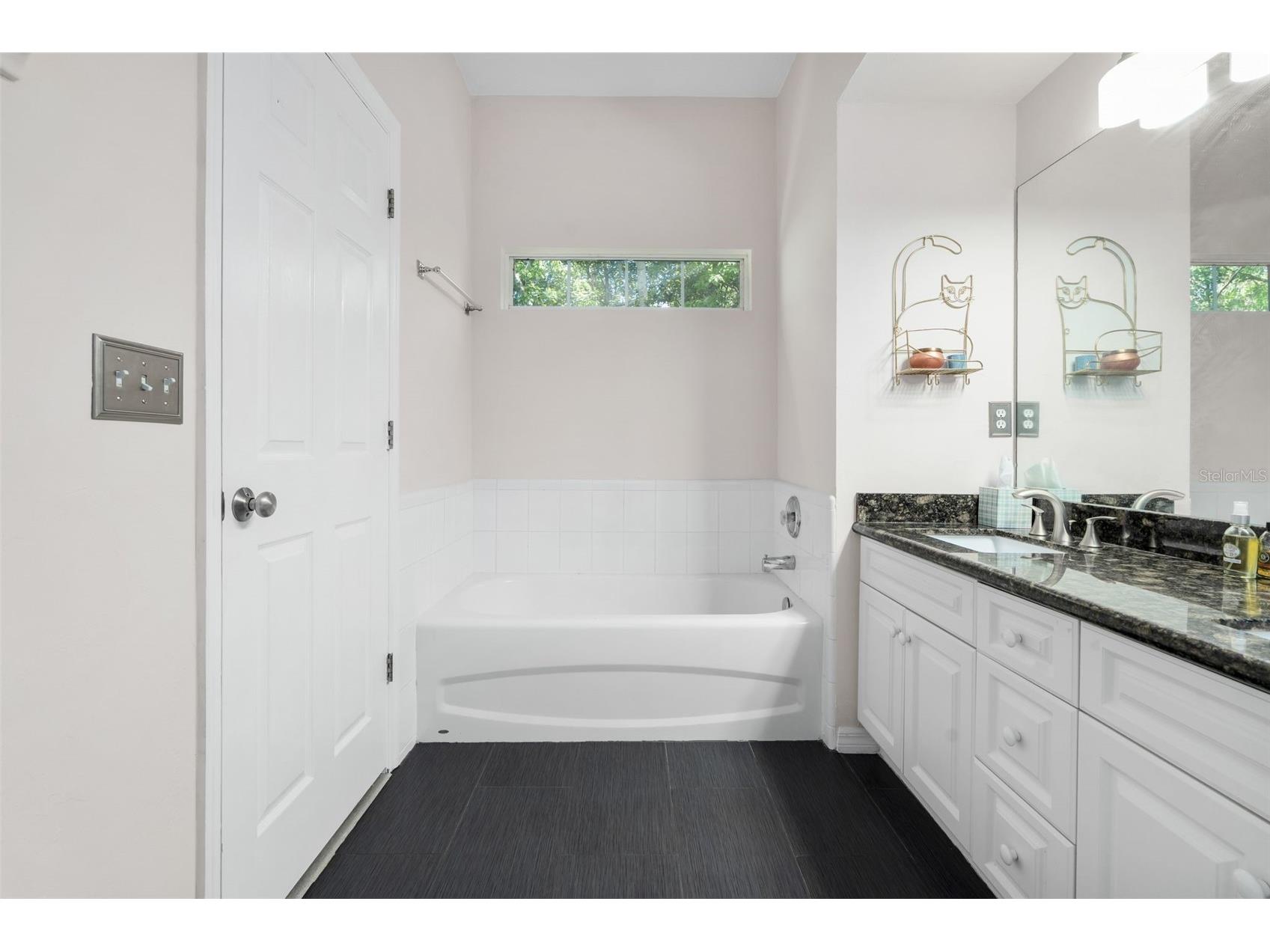 4942 NW 1st Place Gainesville FL 32607 GC537092 image14