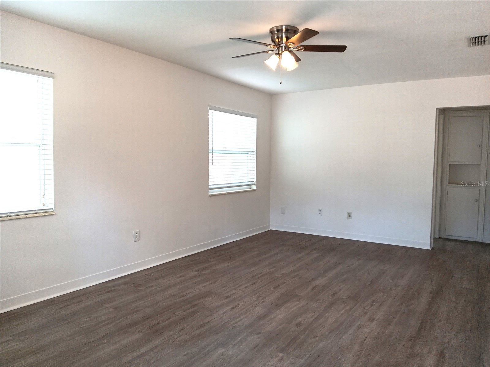 4942 Oxford Avenue N Saint Petersburg FL 33710 TB8484272 image3