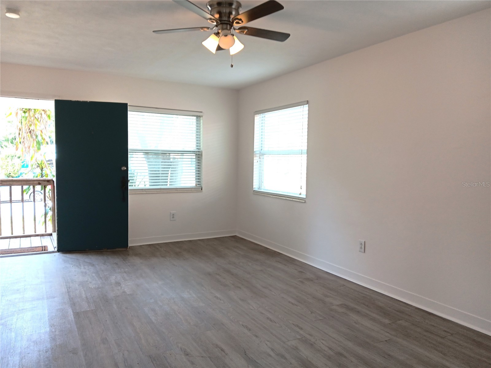 4942 Oxford Avenue N Saint Petersburg FL 33710 TB8484272 image4