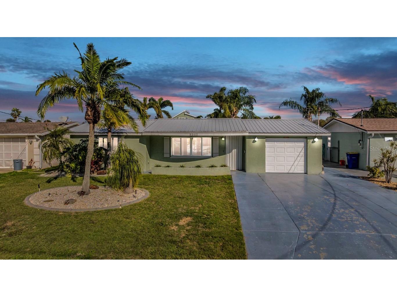 4942 Pelican Drive New Port Richey FL 34652 - CANAL TO GULF TB8355848 image1