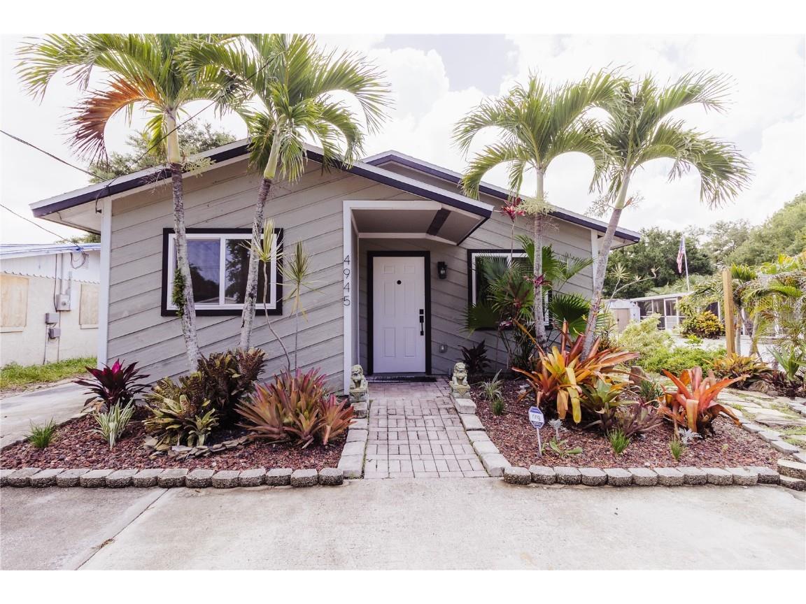 4945 Camphor Avenue Sarasota FL 34231 A4655057 image1