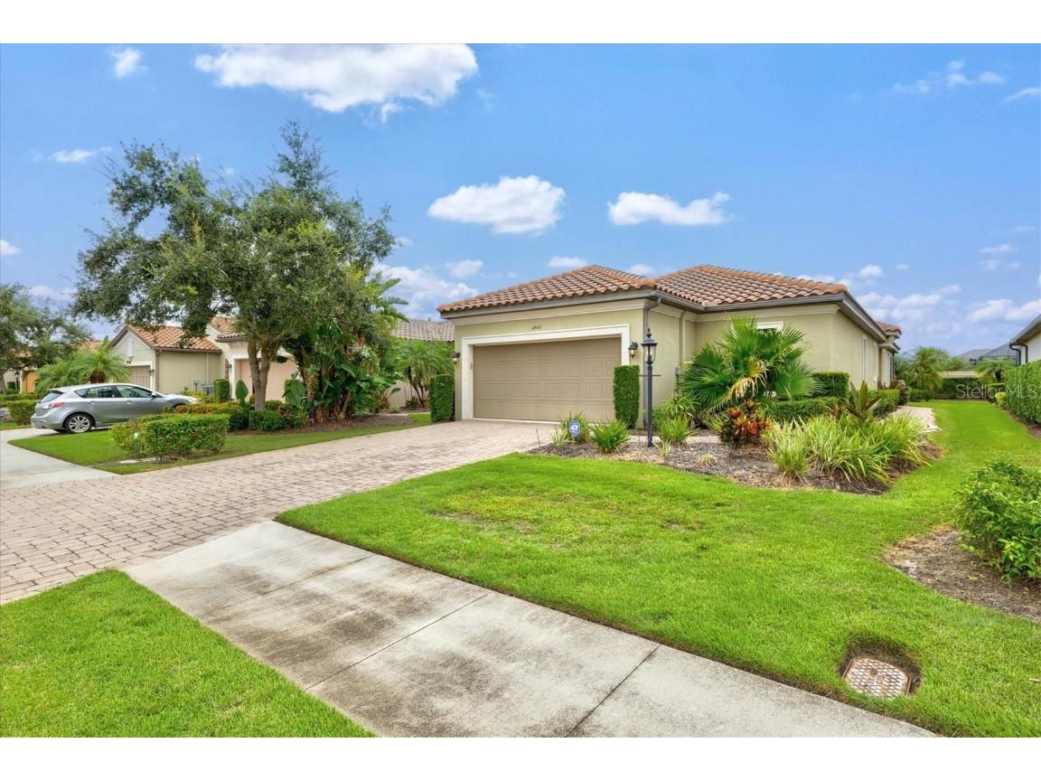 4945 Savona Run Bradenton FL 34211 A4665061 image2