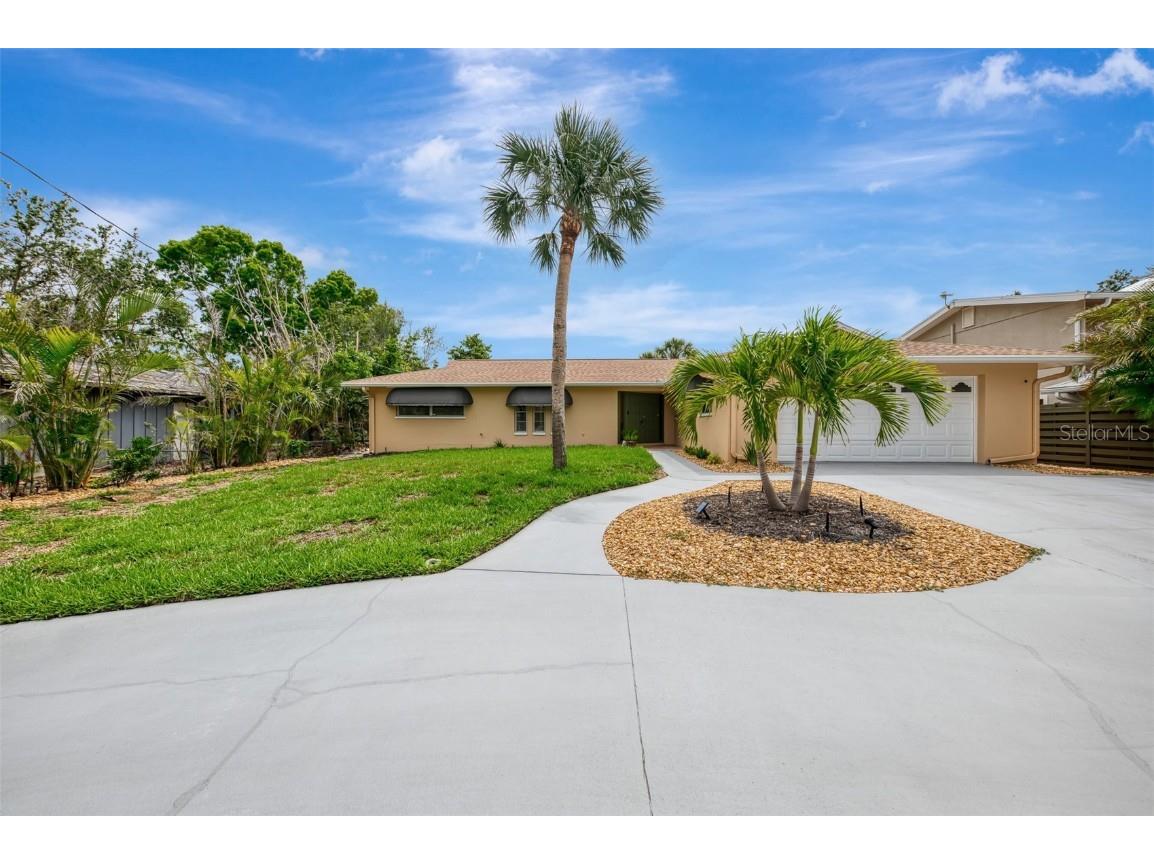 4946 Commonwealth Drive Sarasota FL 34242 A4657231 image2