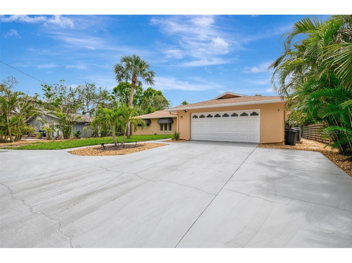4946 Commonwealth Drive Sarasota FL 34242 A4657231 image3