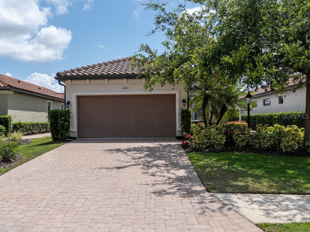 4949 Savona Run Bradenton FL 34211 A4655046 image1
