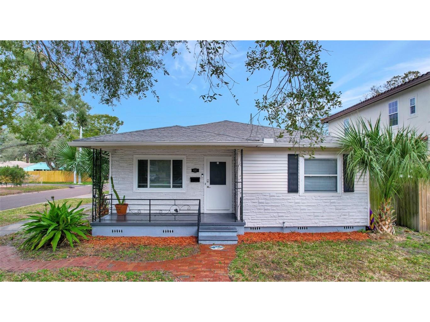 495 35th Avenue N Saint Petersburg FL 33704 U8227101 image1