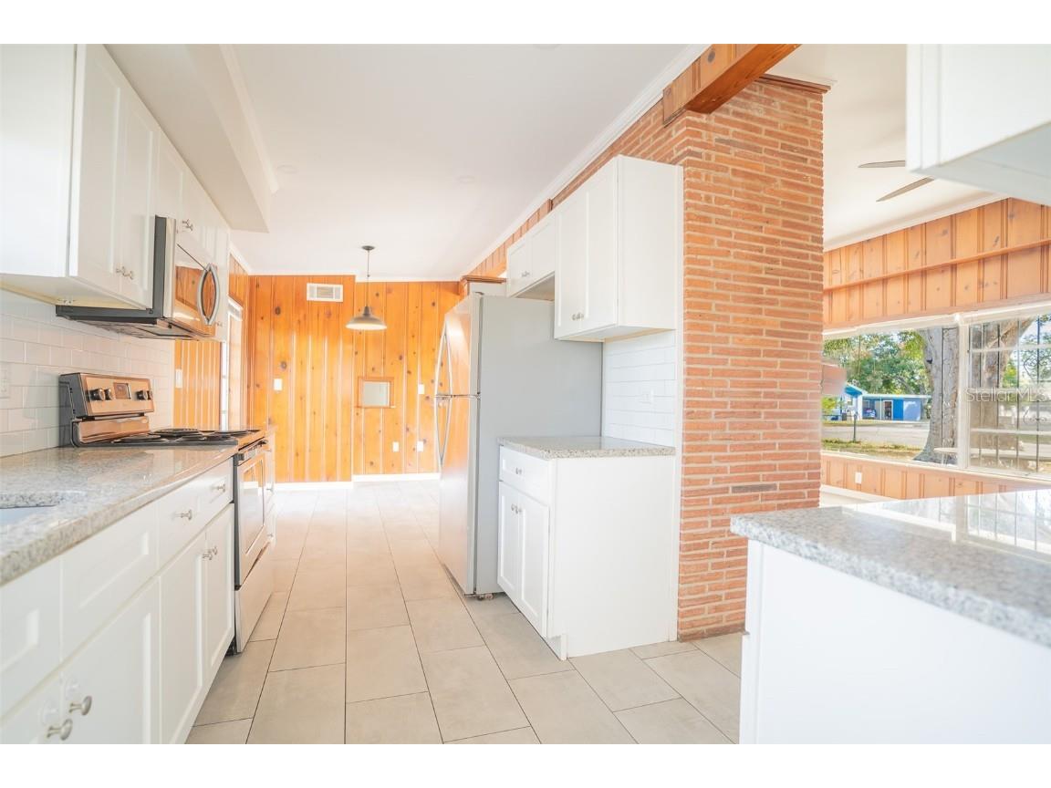 495 Avenue F SE Winter Haven FL 33880 L4957697 image5