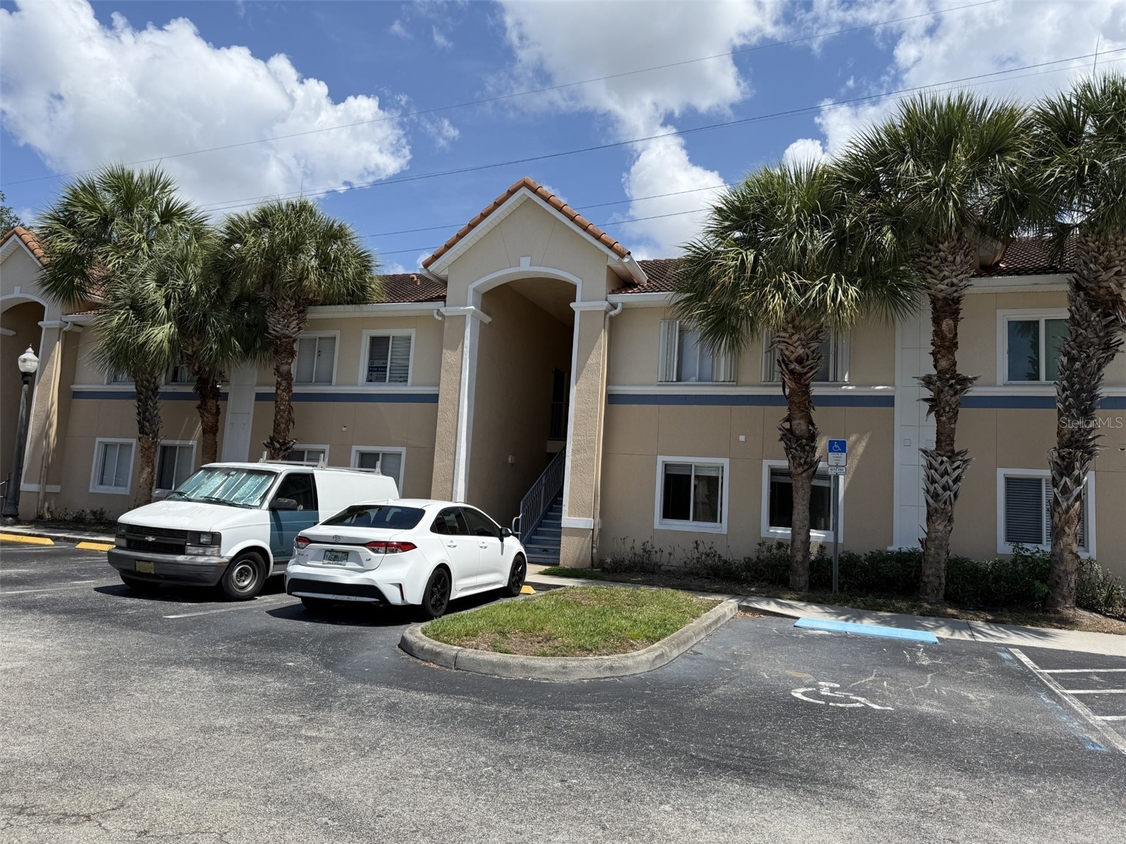495 Las Cortes Lane #104 Orlando FL 32824 O6410858 image1