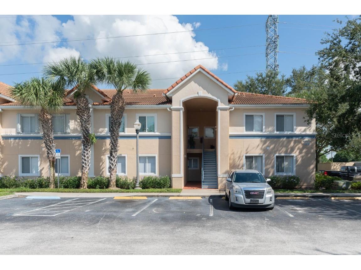 495 Las Cortes Lane #105 Orlando FL 32824 O6142547 image1
