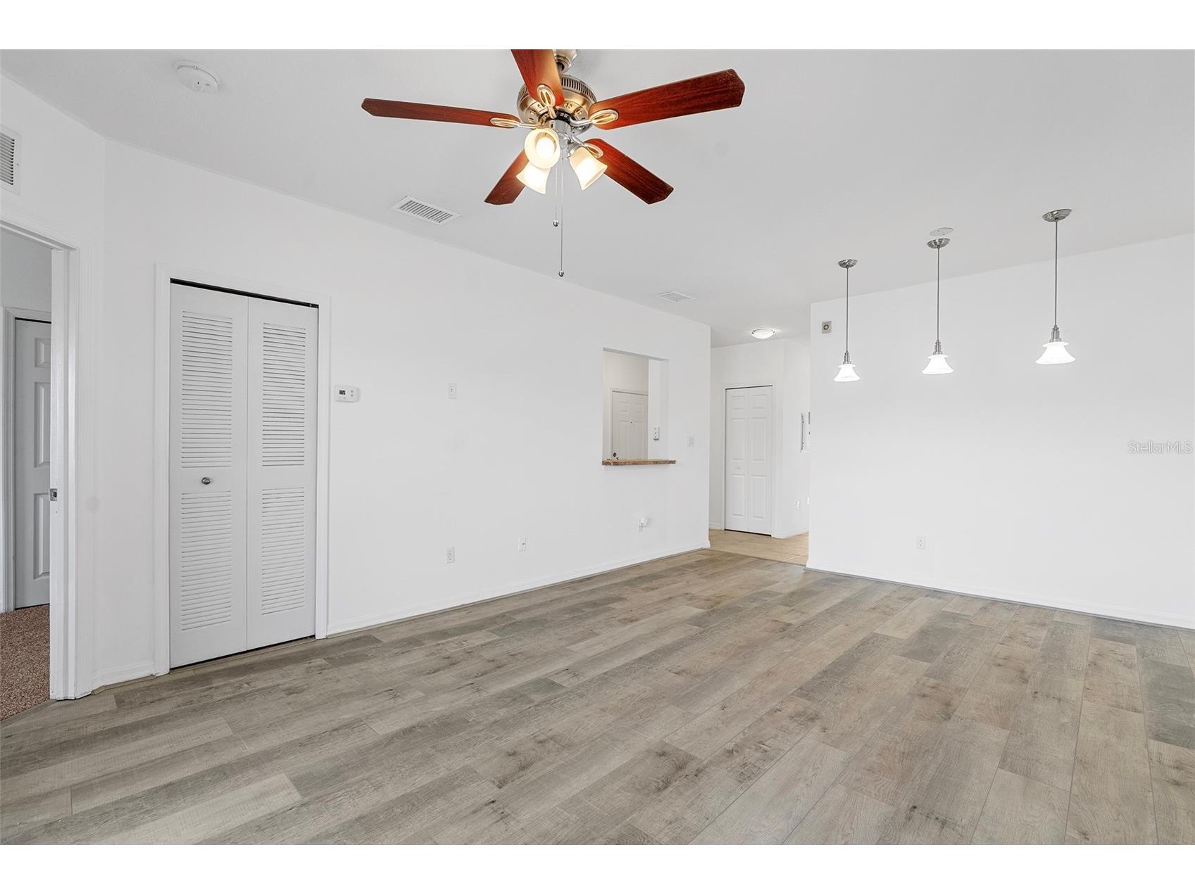 495 Las Cortes Lane #201 Orlando FL 32824 O6370827 image14