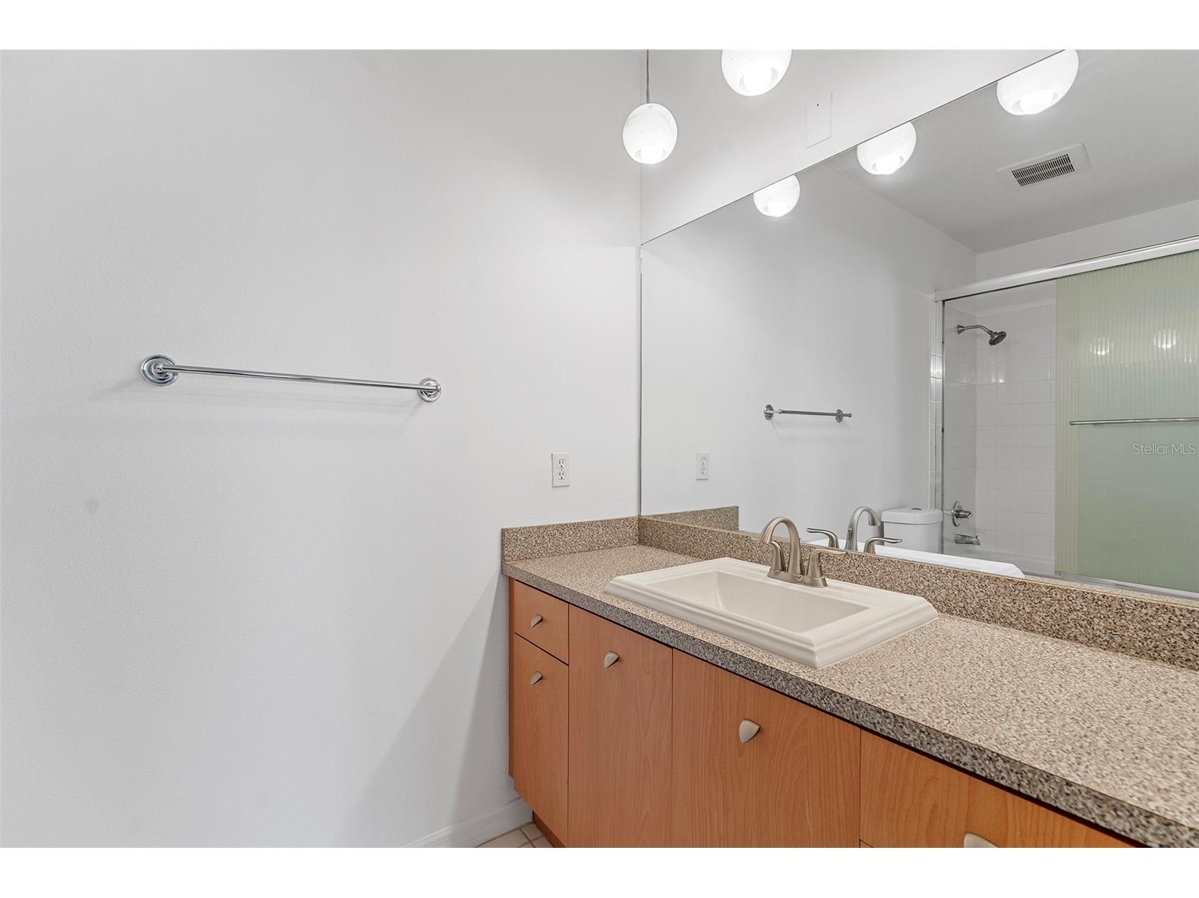 495 Las Cortes Lane #201 Orlando FL 32824 O6370827 image18